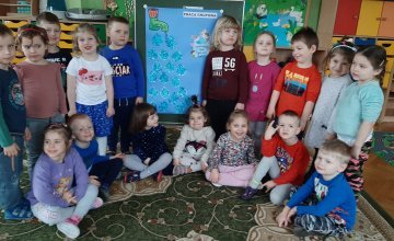 Pszczółki na zajęciach były zachęcane do kreatywnego szukania sposobów na oszczędzanie wody i dbanie o jej czystość. 