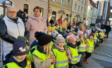 Tak wygląda uroczystość z okazji Narodowego Święta Niepodległości w grupie Słoneczka.