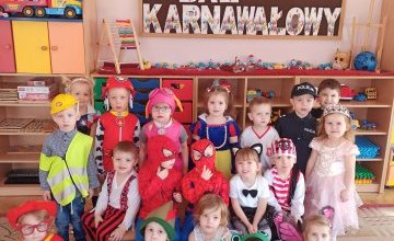 Smerfy podczas balu karnawałowego 2022