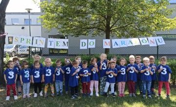 1 czerwca Smerfy uczestniczyły w olimpiadzie sportowej "Sprintem do maratonu".