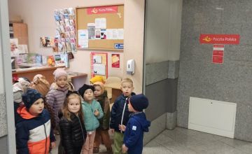 Pszczółki poznają pocztę
