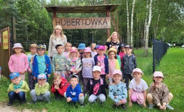 Zuchy na wycieczce w lesie