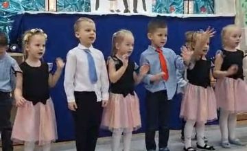 Dzień Babci i Dziadka w grupie Pszczółki 