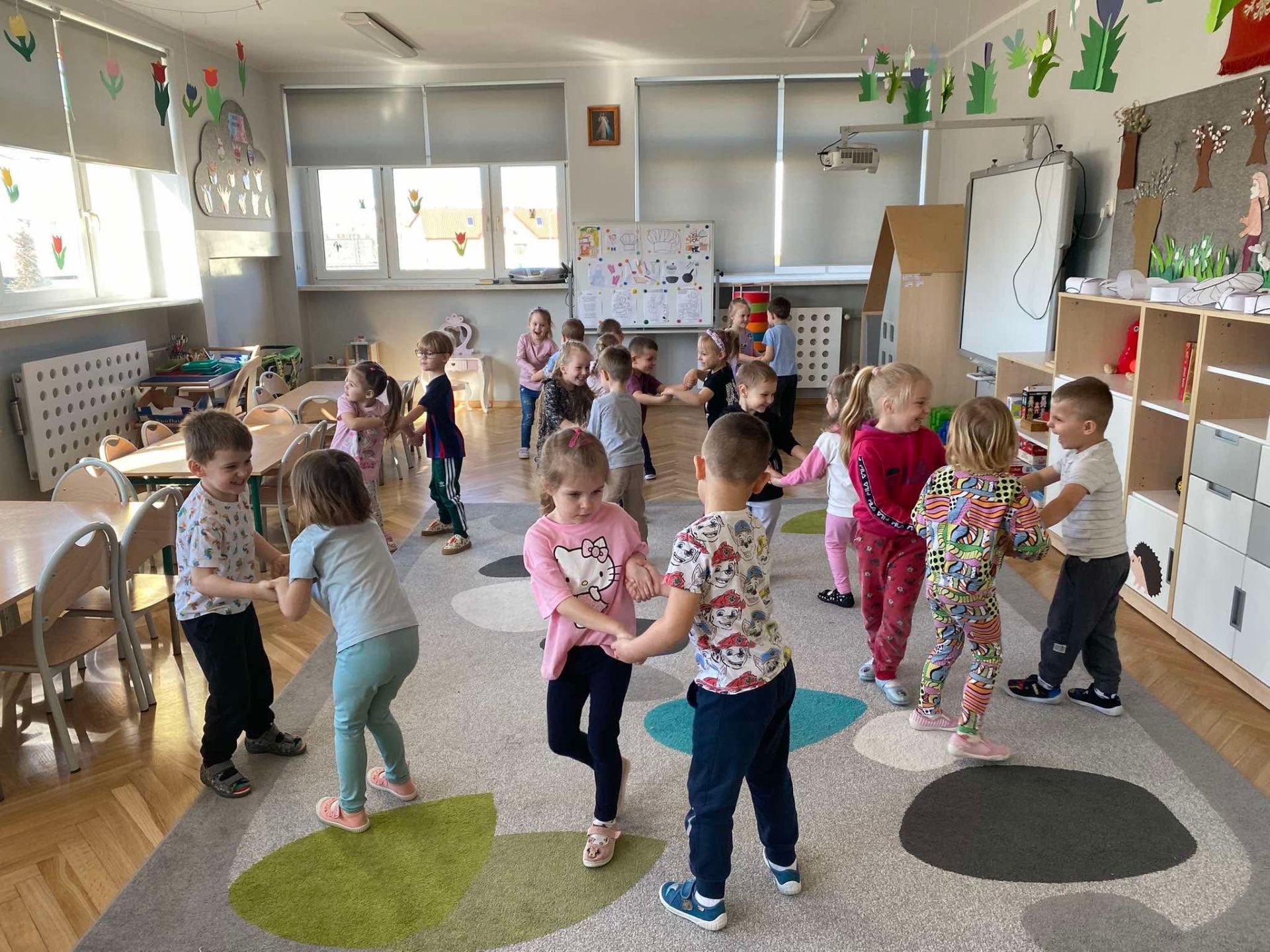 Dzień Kobiet w grupie „Pszczółki”