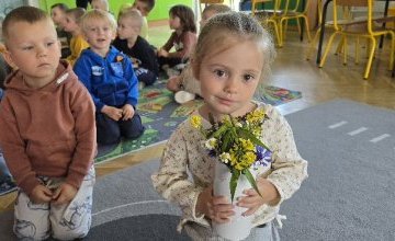 „Kubuś Puchatek" i łąka w grupie Krasnali