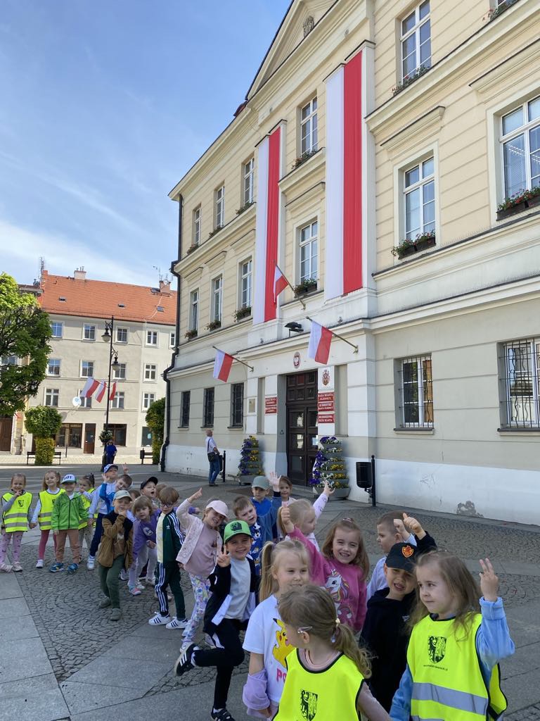Pszczółki poznają symbole narodowe 