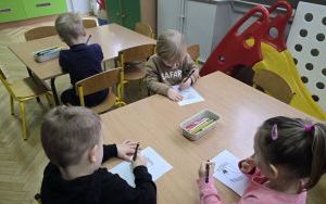 Krasnale ubierają się coraz cieplej (3)