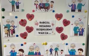 Dzień Babci i Dziadka w grupie Pszczółki  (20)