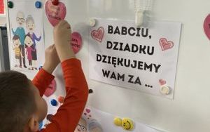 Dzień Babci i Dziadka w grupie Pszczółki  (18)