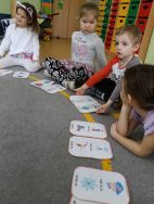 Słoneczka znają zasady bezpiecznej zabawy w zimie (4)