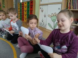 Słoneczka znają zasady bezpiecznej zabawy w zimie (7)