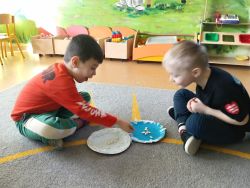 Słoneczka znają zasady bezpiecznej zabawy w zimie (9)