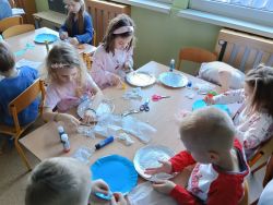 Słoneczka znają zasady bezpiecznej zabawy w zimie (8)