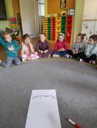 Słoneczka znają zasady bezpiecznej zabawy w zimie (8)
