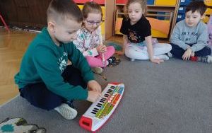 Zuchy w krainie muzyki (1)