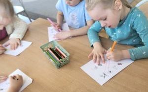 Pszczółki poznają domowe urządzenia elektryczne  (2)