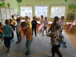 Tydzień teatralny u Słoneczek (2)