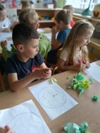 Ziemia w rękach dzieci (17)