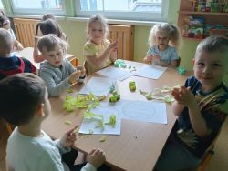 Ziemia w rękach dzieci (4)