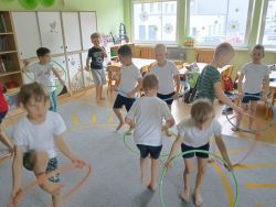Ziemia w rękach dzieci (4)