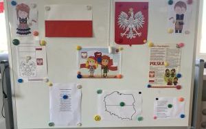 Pszczółki poznają symbole narodowe  (2)