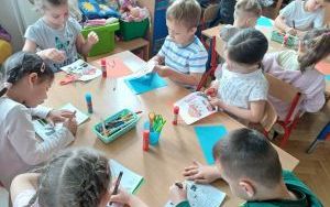 Zuchy poznają zawód dzielnego strażaka (2)
