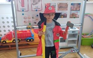 Zuchy poznają zawód dzielnego strażaka (6)