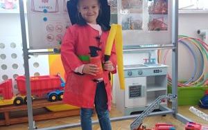 Zuchy poznają zawód dzielnego strażaka (10)