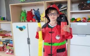 Pszczółki poznają zawód strażaka (5)