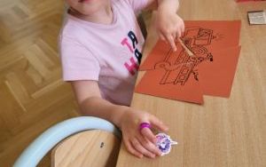 Pszczółki poznają zawód strażaka (6)