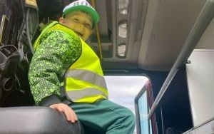 Pszczółki poznają zawód strażaka (5)