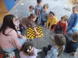 Mali szachiści - grupa Zuchy (12)