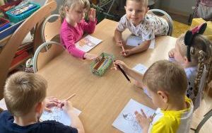 „Pszczółki” w świecie książek  (7)