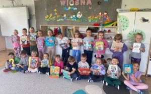 „Pszczółki” w świecie książek  (6)