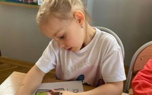 „Pszczółki” w świecie książek  (12)