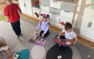 „Pszczółki” w świecie książek  (10)