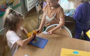 „Pszczółki” w świecie książek  (1)