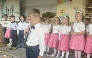 Uroczystość z okazji Dnia Mamy i Taty - Misie (9)