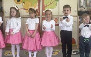 Uroczystość z okazji Dnia Mamy i Taty - Misie (10)