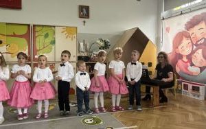 Uroczystość z okazji Dnia Mamy i Taty - Misie (13)