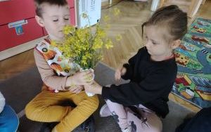 "Skąd się bierze miód?"  (3)