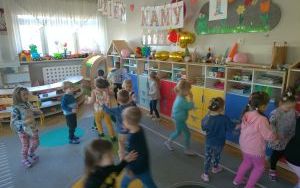 "Skąd się bierze miód?"  (14)