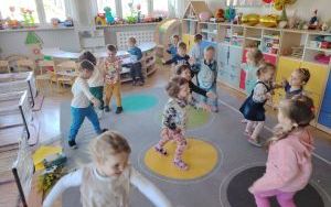 "Skąd się bierze miód?"  (1)