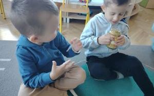"Skąd się bierze miód?"  (4)