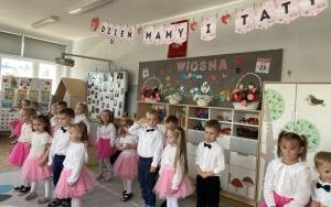 Dzień Mamy i Taty w grupie “Pszczółek” (1)