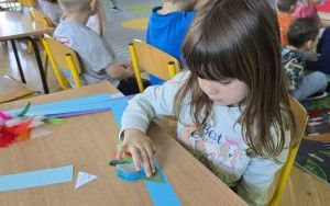Krasnale poznają „dzieci świata" (9)