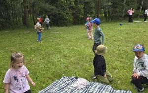 Krasnale w lesie (1)