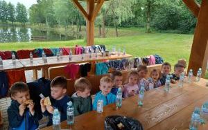 Smerfy na wycieczce w lesie (2)