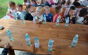 Smerfy na wycieczce w lesie (4)