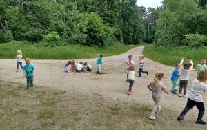 Smerfy na wycieczce w lesie (1)
